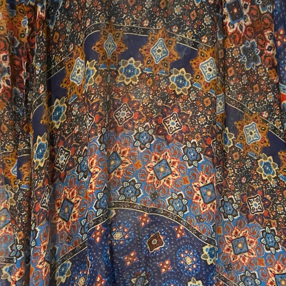 Elegant Blue Patterned Scarf - Picture 8 of 10